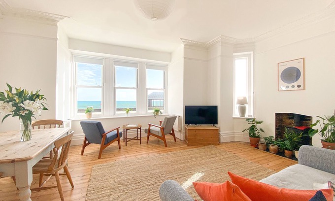 Seaford Apartamento | Beautiful beachfront apartment with amazing uninterrupted sea views!