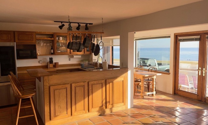 Opal Cliffs Apartamento | Beautiful beachfront home with unobstructed ocean views