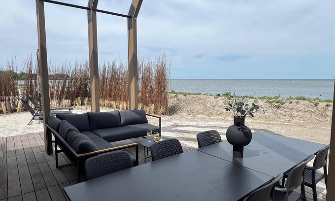 Enkhuizen Casa | Beautiful BeachHouse on Enkhuizer beach with sea view and comfort
