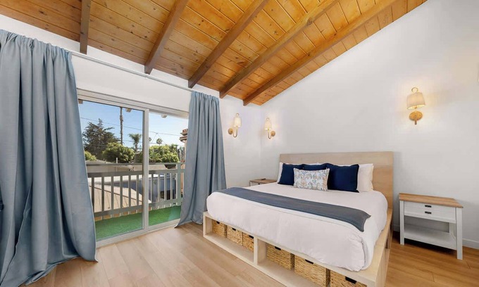 Beach Barber Tract Casa | Beautiful Beachside Charm