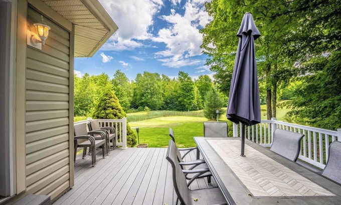 Bellaire Casa | Beautiful Bellaire, Golf at Hawks Eye The 8th Tee