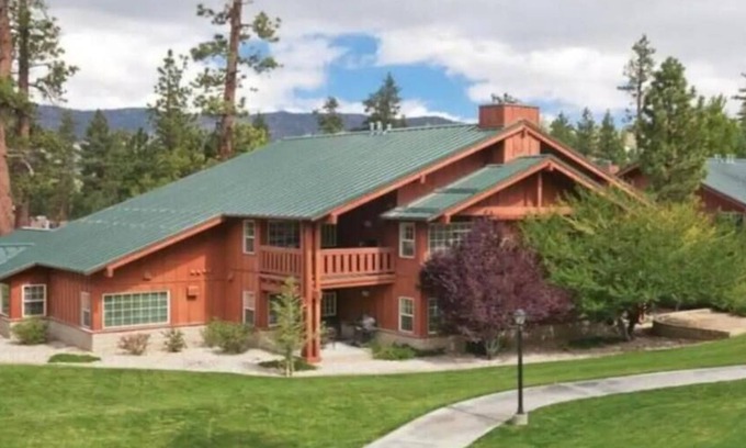 Big Bear Lake Complejo | Beautiful Big Bear Resort with Loads of Amenities Dec 21 - 28 2023