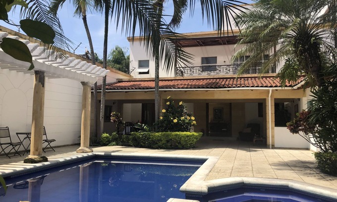 Ciudad Jardin Casa | Casa Italiana frente al Río.