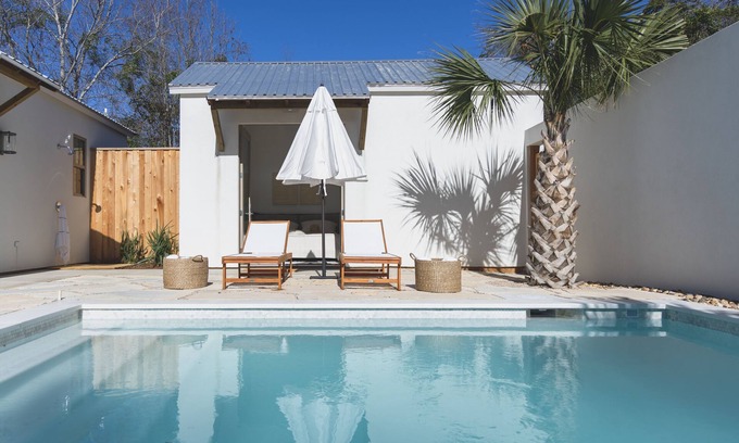 Arp Casa | Beautiful, brand new, lake front home with pool, 20 minutes from Tyler, Texas.