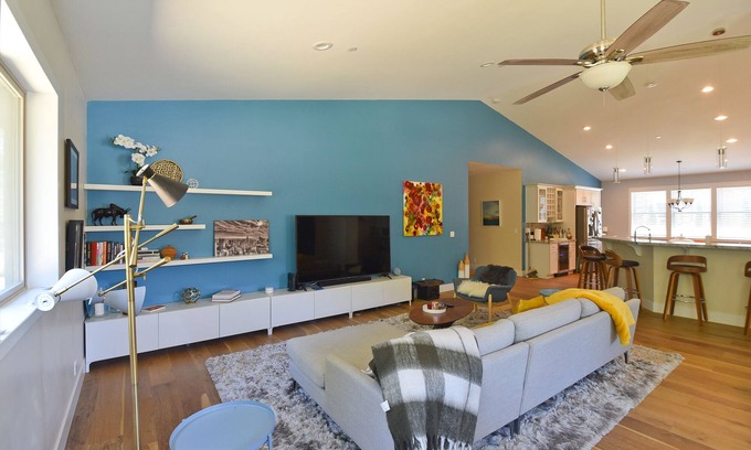 Penn Valley Casa | Beautiful brand new house with half acre back yard