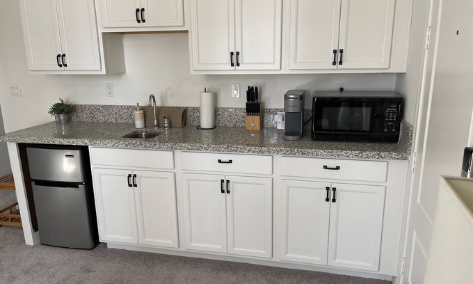 Winchester Casa | Beautiful, brand new next gen suite near Temecula wine country