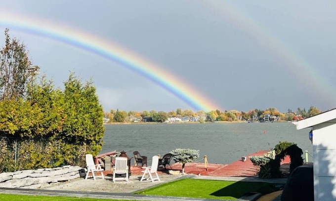 Pickering Casa | Beautiful Breezy Lake House!