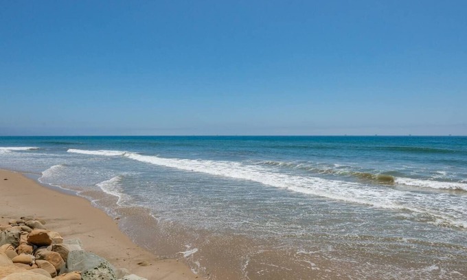 Eucalyptus Hill Cabaña | Beautiful bungalow with stunning views of Montecito Country Club!