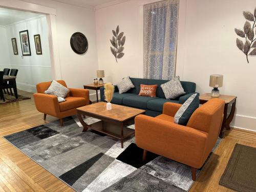 Madison Casa | Beautiful Bungalow on Main