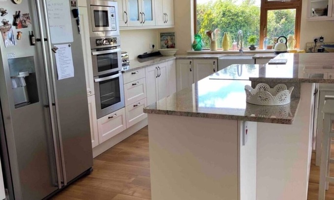 Kilgreaney Casa | Beautiful bungalow with WiFi in charming Myshall