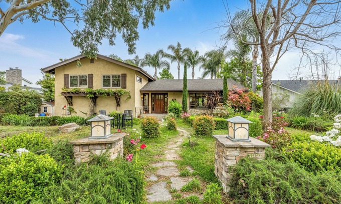 San Juan Capistrano Casa | Beautiful custom home on half-acre lot in the heart of San Juan Capistrano