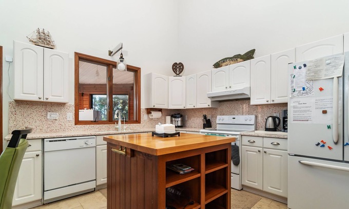Merritt Casa | Beautiful Cabin Creek Sunsets