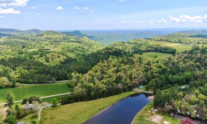 Jefferson Cabaña | Hermosa cabaña en el corazón de Blue Ridge Parkway