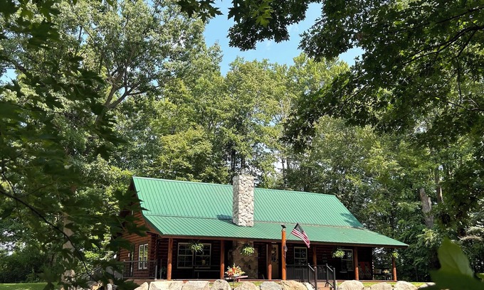 Decker Casa | Beautiful Cabin located in the “heart of thumb” wifi