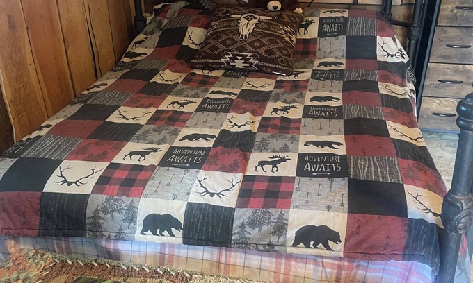 Eureka Cabina | Beautiful cabin with rustic charm in Eureka, MT!
