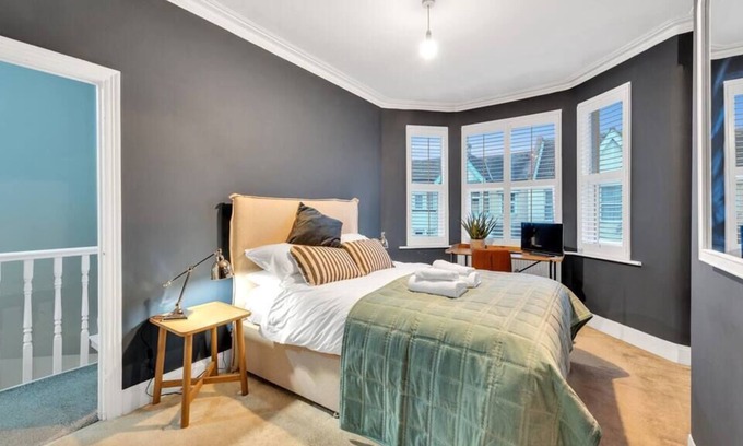 Westcliff-on-Sea Casa | Beautiful, Calming Home – Stylish and Very Spacious