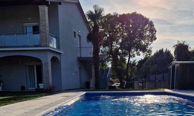 Vrvari Villa | Casa Nerlović / Charming Casa Nerlović in Poreč, Istria