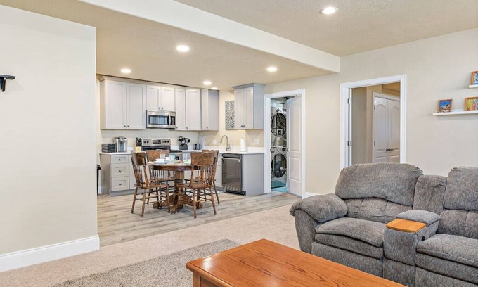 Cedar Hills Apartamento | Beautiful Cedar Hills apartment at the base of Majestic Mount and Mt Timpanogos