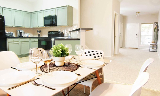 Medical Center District Casa | Beautiful Central Home for Families and Groups