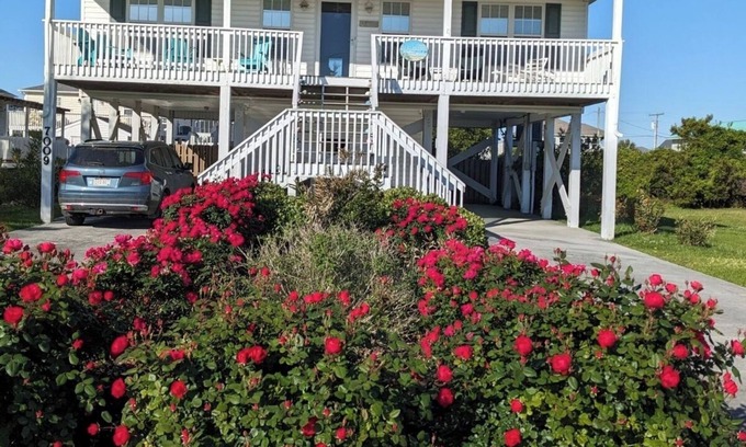 Surf City Casa | Actualizado, hermoso autor 'Mayberry by the Sea' Inicio - Patio de perros cercado