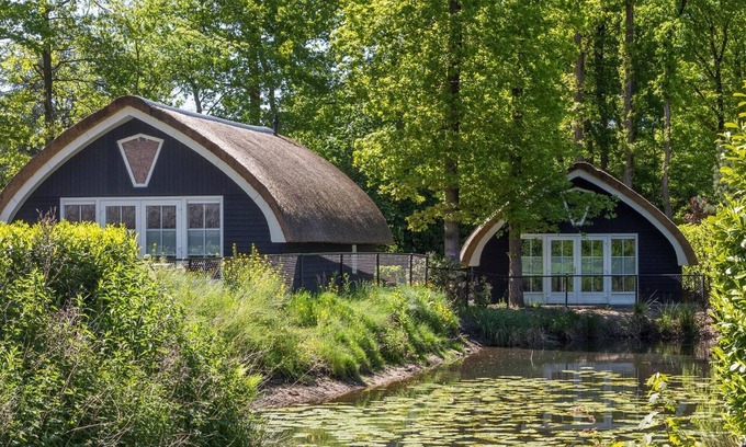 De Bult Cabaña | Beautiful cottage on the pond