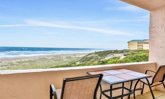 American Beach Condominio | Beautiful Condo with Gorgeous Ocean Views from Balcony + Shared Pool & Free WiFi