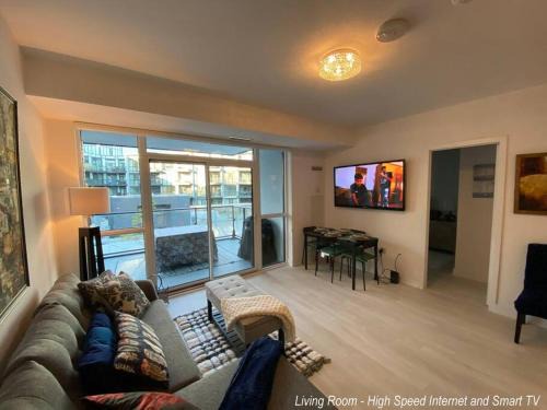 Innisfil Apartamento | Beautiful Condo, 2 Bedrooms and a Den in Friday Harbour Resort!