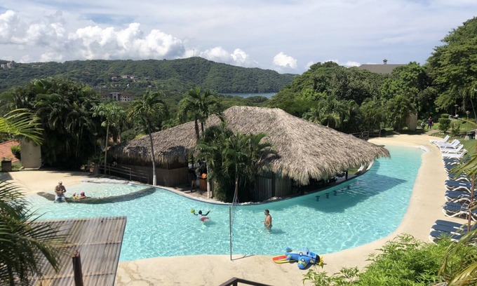 Playa Panamá Condominio | Beautiful condo/covered balcony with ocean view!!!