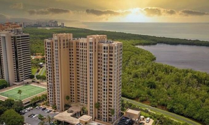 Pelican Bay Casa | Beautiful Condo in Luxury Gated Complex In Pelican Bay