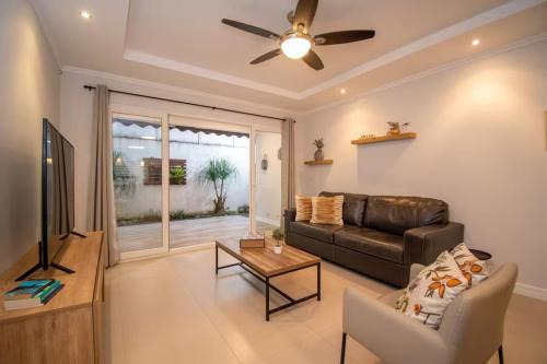 Escazú Casa | Beautiful Condo just steps from Avenida Escazu in an unbeatable location
