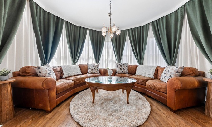 Geneva Condominio | - Beautiful Condo - King Bed - Free Waffle Breakfast -