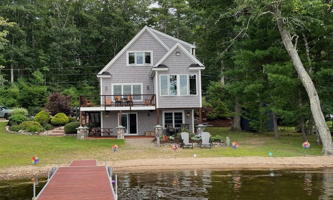 Shapleigh Casa | Beautiful contemporary 3 bedroom and 2.5 bath home on Square Pond.