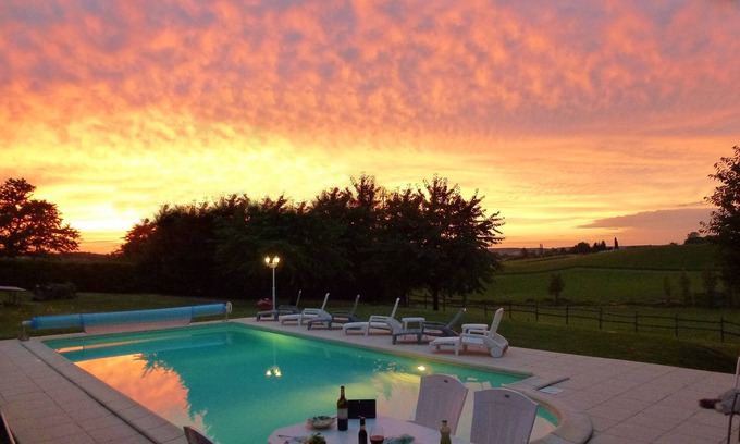 Taillecavat Casa | Hermoso granero convertido, capacidad para 10 personas, piscina privada y jardín con maravillosas vistas