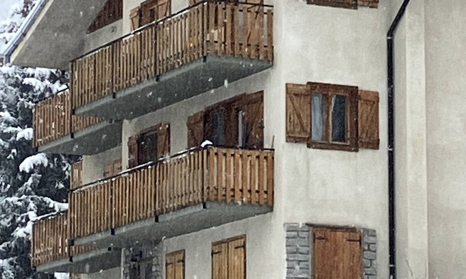 La Thuile Apartamento | Beautiful cosy penthouse ski apartment in La Thuile Aosta Valley. Pet friendly