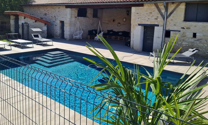 Braye-Sous-Faye Apartamento | Beautiful cottage with swimming pool (3 stars)