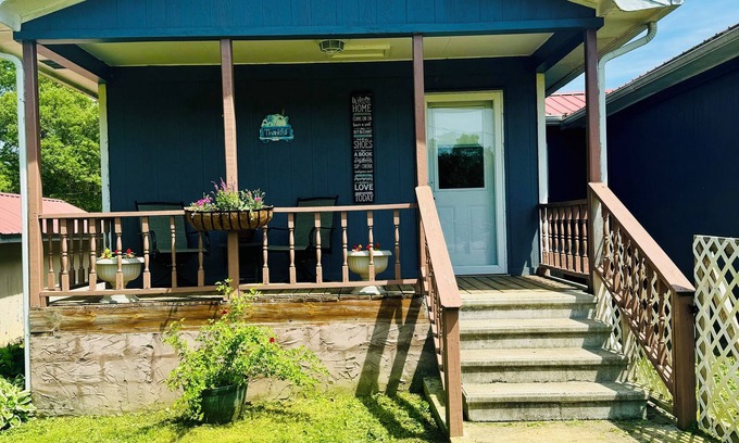 Bridgeport Apartamento | Beautiful cottage, close to rivers, creeks, lakes for fishing, boating, hunting