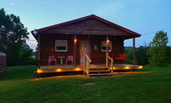Point Pleasant Cabina | Beautiful country views and wildlife. Less than 2 miles from downtown.