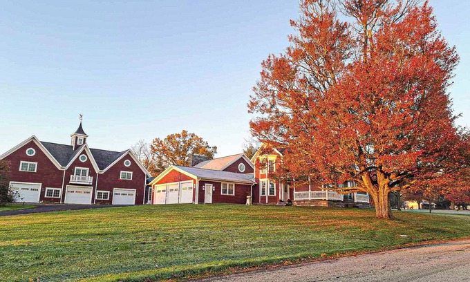 Hadley Casa | Beautiful country estate perfect for small weddings, retreats & large families!