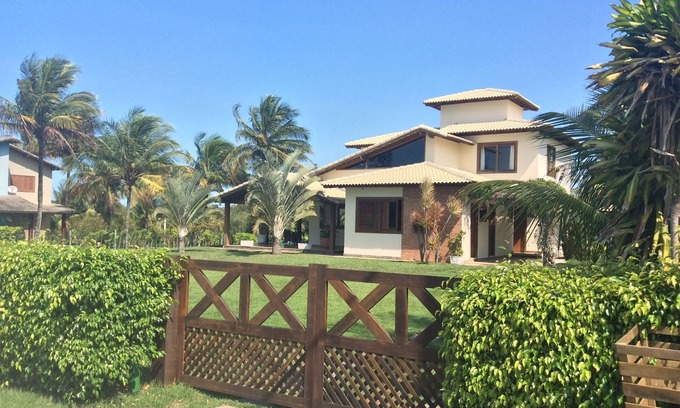 Lameirao Casa | Hermosa villa, ubicada en una comunidad cerrada, y seguridad las 24 horas.