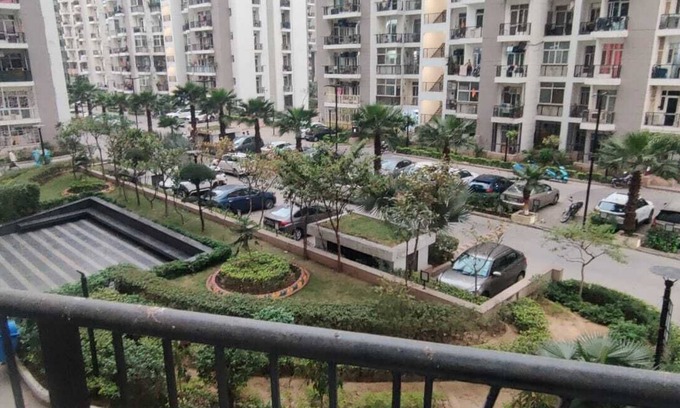 Noida Casa | Beautiful Cozy 3-bedroom apartment with AC in Noida