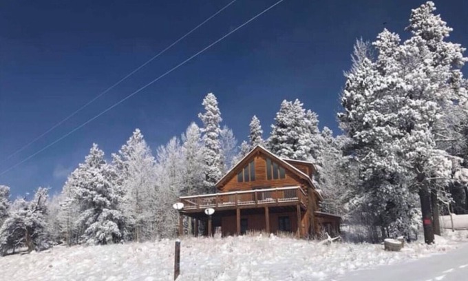 Valley of the Sun Cabina | Beautiful Cozy Cabin near Historic South Park