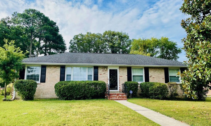 Richmond Casa | Beautiful, cozy ranch home! Private backyard!
