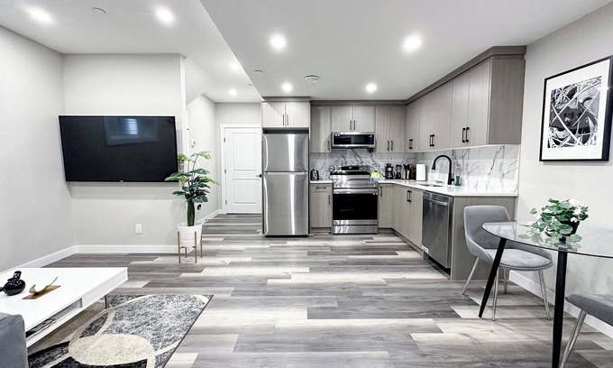 Calgary Apartamento | Beautiful Cozy Spacious Suite