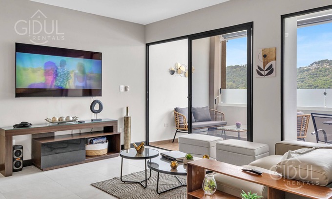 Santa Tecla Apartamento | Beautiful, cozy, upscale APT next to Las Ramblas
