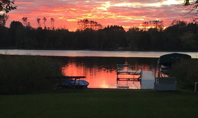 Hill City Cabina | Beautiful & Cozy Waterfront Hill Lake cabin
