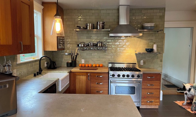 Rockridge Casa | Beautiful Craftsman in the Heart of Rockridge