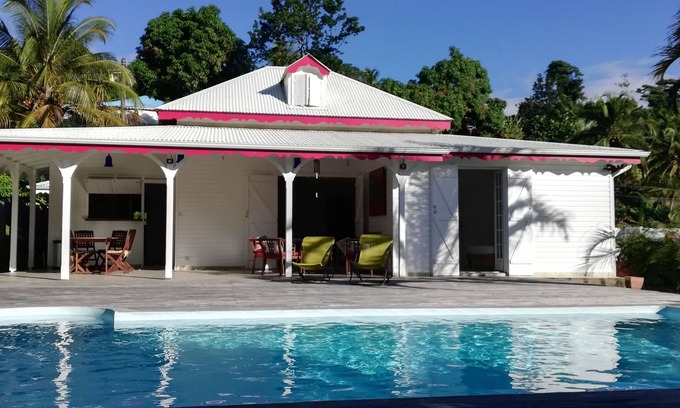 Petit-Bourg Villa | Hermosa villa criolla en Petit-Bourg, en el centro de Guadalupe.