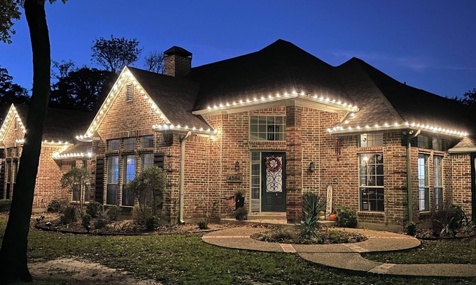 Klondike Casa | Beautiful Custom 4 bed with pool home with 3 acres. Private spacious backyard.