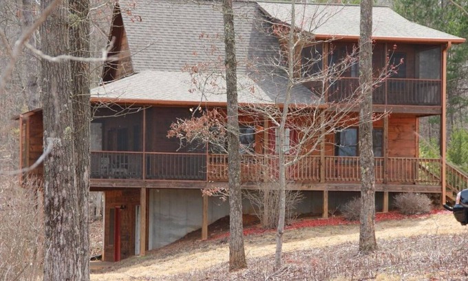Blue Ridge Cabina | Hermosa cabaña personalizada en casi 2 acres con mucha privacidad