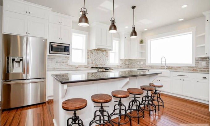 Idaho Falls Casa | Beautiful custom home overlooking the Snake River valley